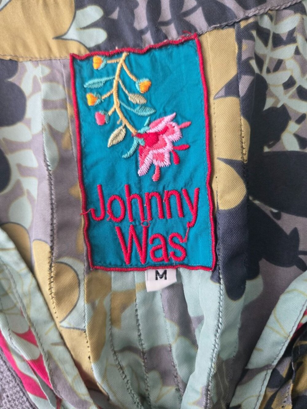 Johnny Was 100% Silk Tunic Dress M Floral Embroidered Pintuck Artsy Cottage - Picture 10 of 11
